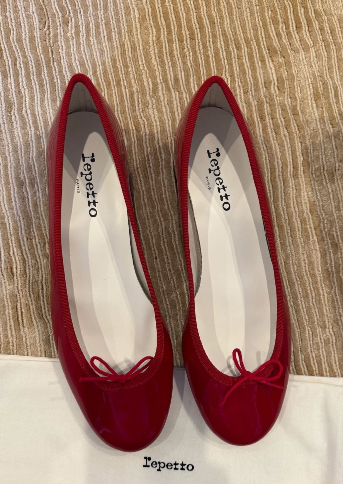 Here are the trendy flats of this spring! 4 Red Repetto ballet flats