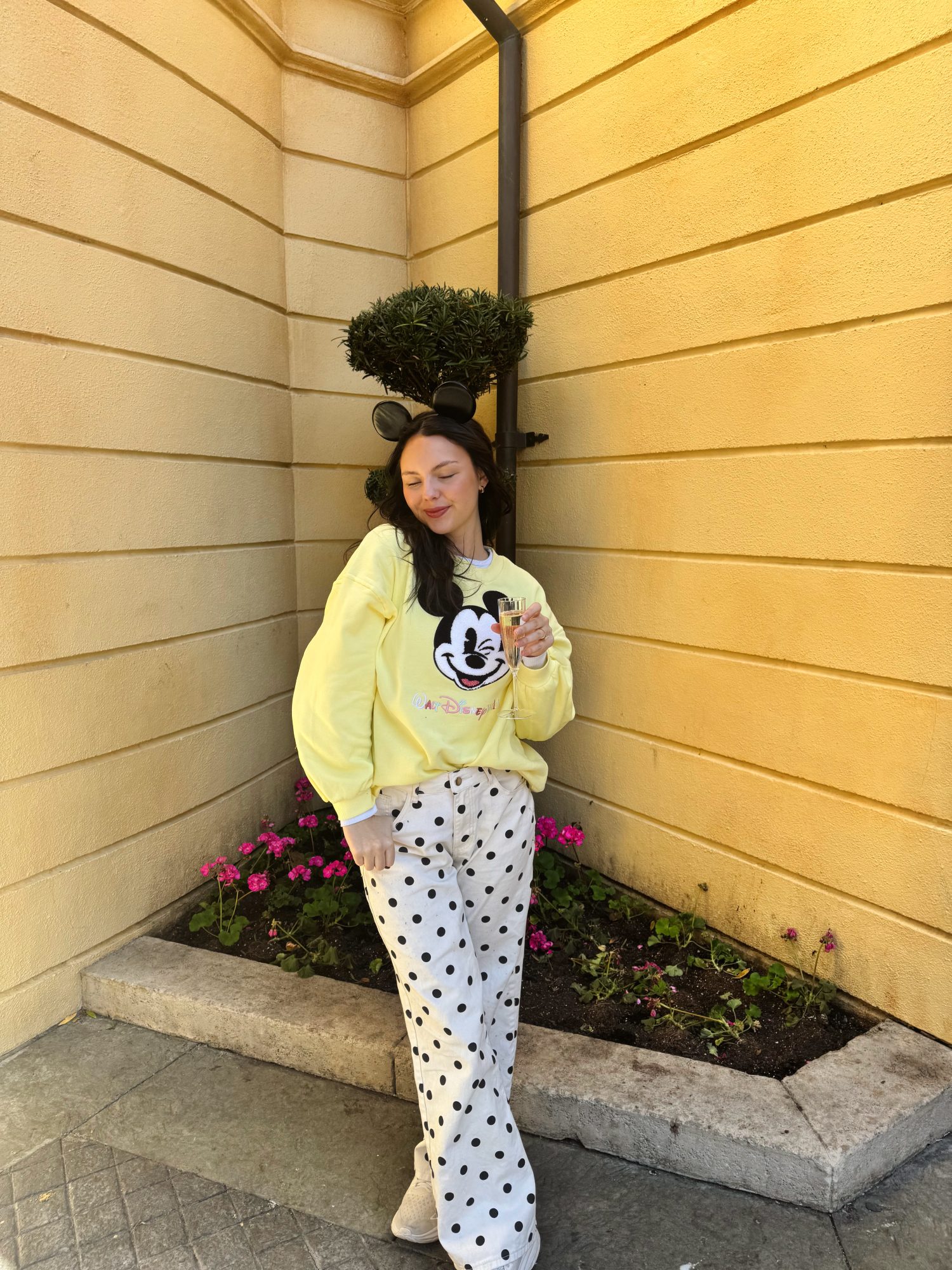 The polka dot print is back like never before! 26 White jeans with polka dots