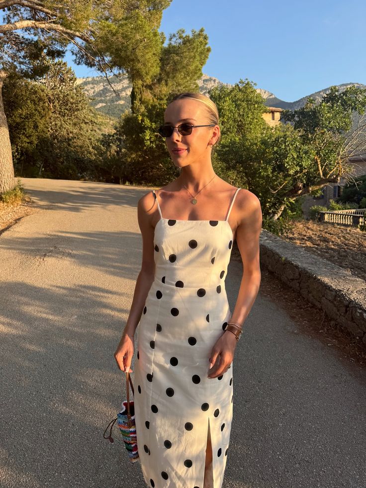 The polka dot print is back like never before! 8 Linen dress with polka dots
