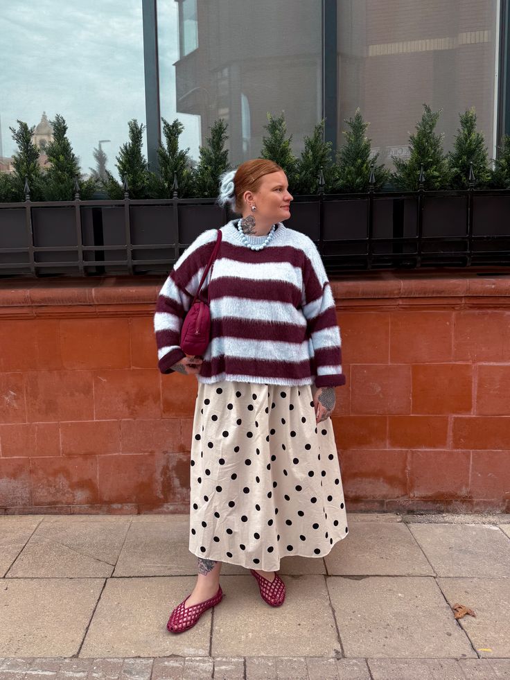 The polka dot print is back like never before! 6 Look with printed patterns and stripes