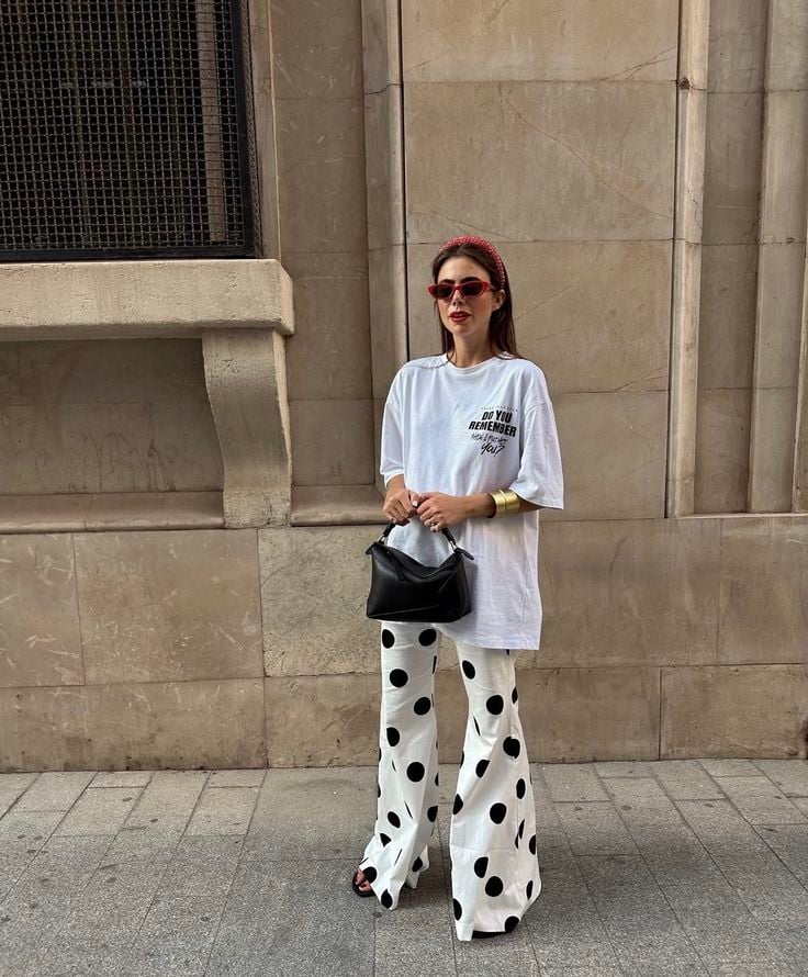 The polka dot print is back like never before! 25 Flared pants with polka dots