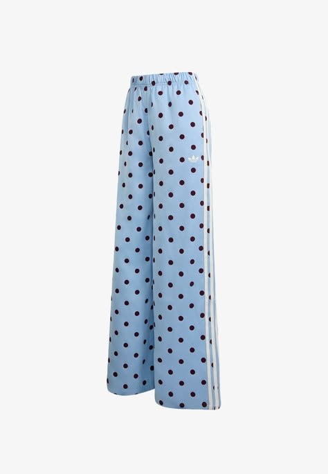 The polka dot print is back like never before! 35 Adidas sweatpants with dots