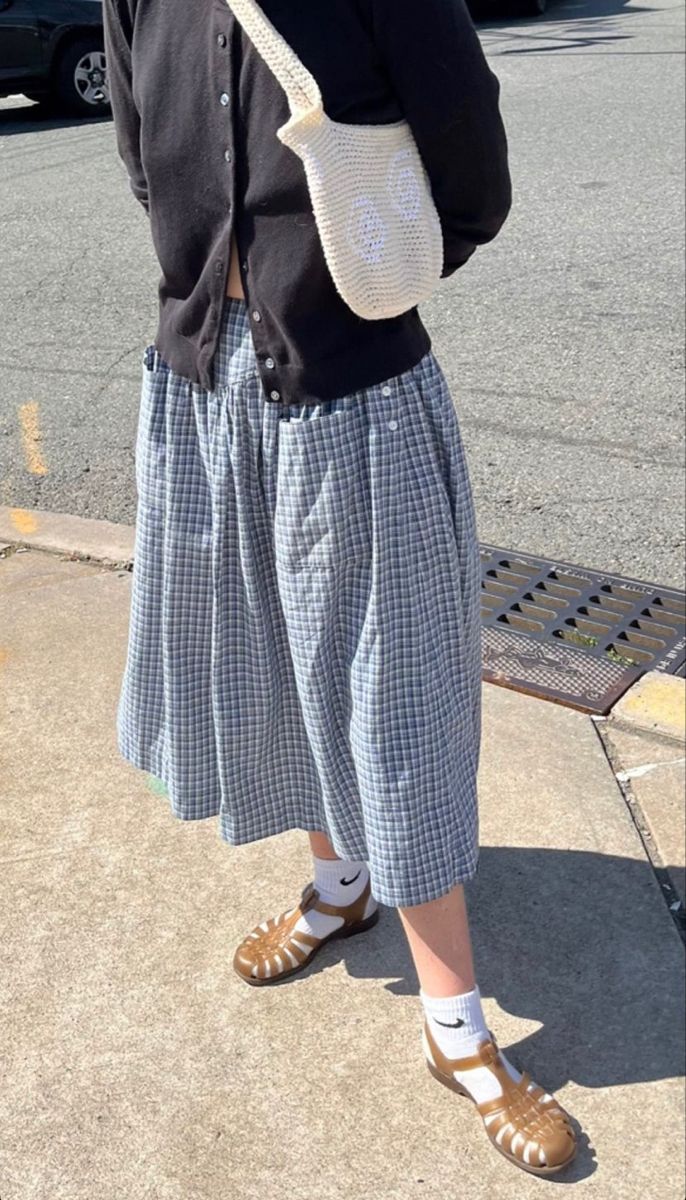 Jelly Shoes Making a Comeback in Spring Trends? 15 Look jelly shoes and socks