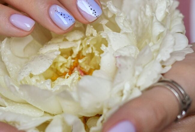 Milky and aura nails spring 2026s minimalist trend Modalova scaled
