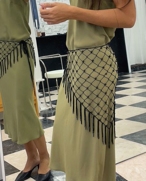 Scarf belt: how to wear a scarf at the waist? 15 Crochet net scarf belting