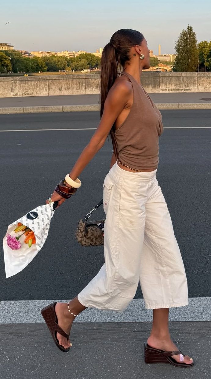Spring women's wedge shoe look