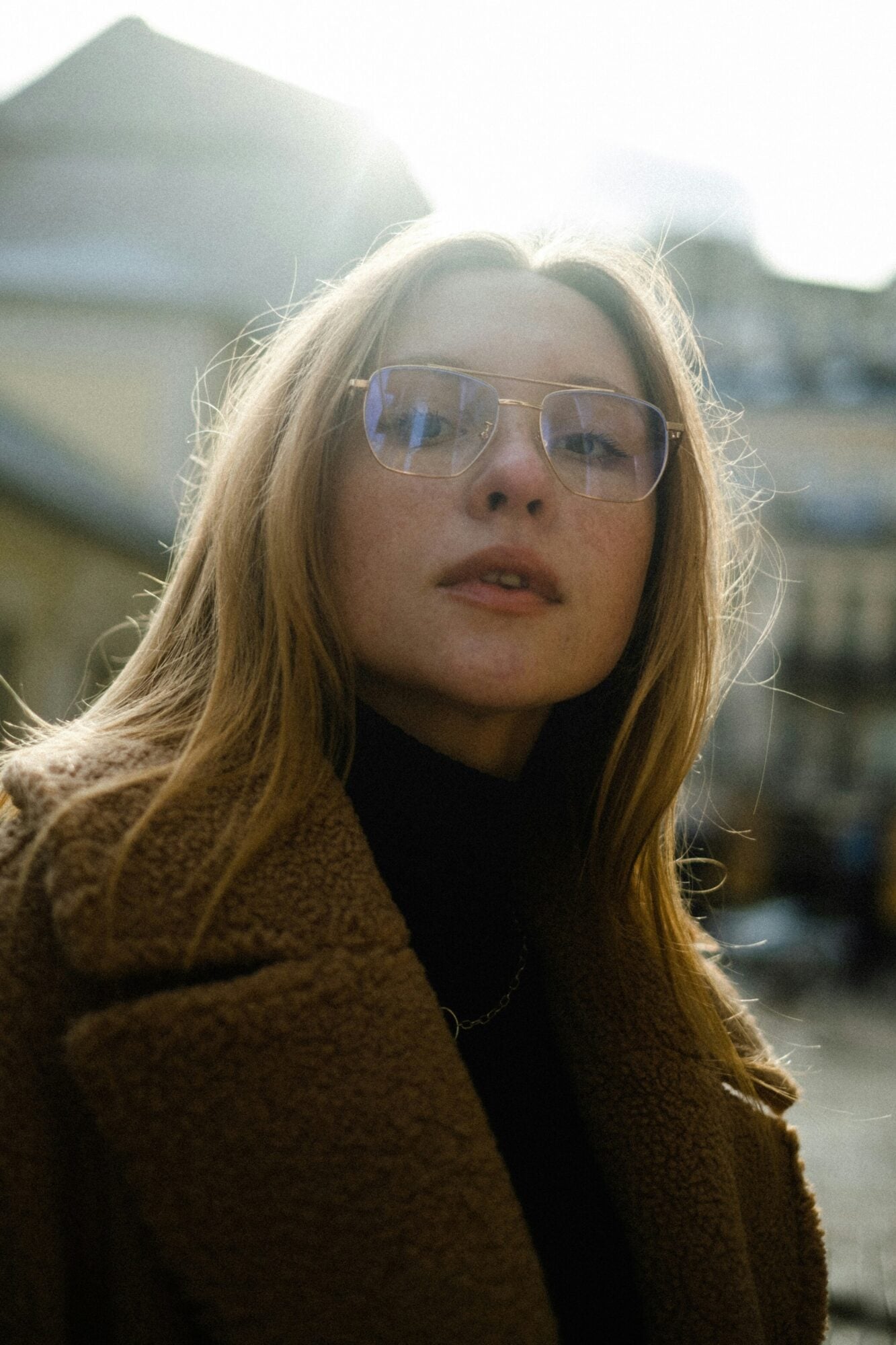 Eyewear trends 2026: the new luxury of lightness 2 Geometric frames are reshaping the face Eyewear trends 2026 the new luxury of lightness Modalova