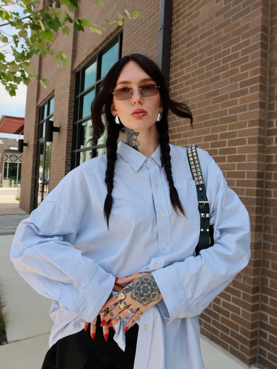 Eyewear trends 2026: the new luxury of lightness 3 Rimless minimalism and the art of disappearing Eyewear trends 2026 the new luxury of lightness Modalova