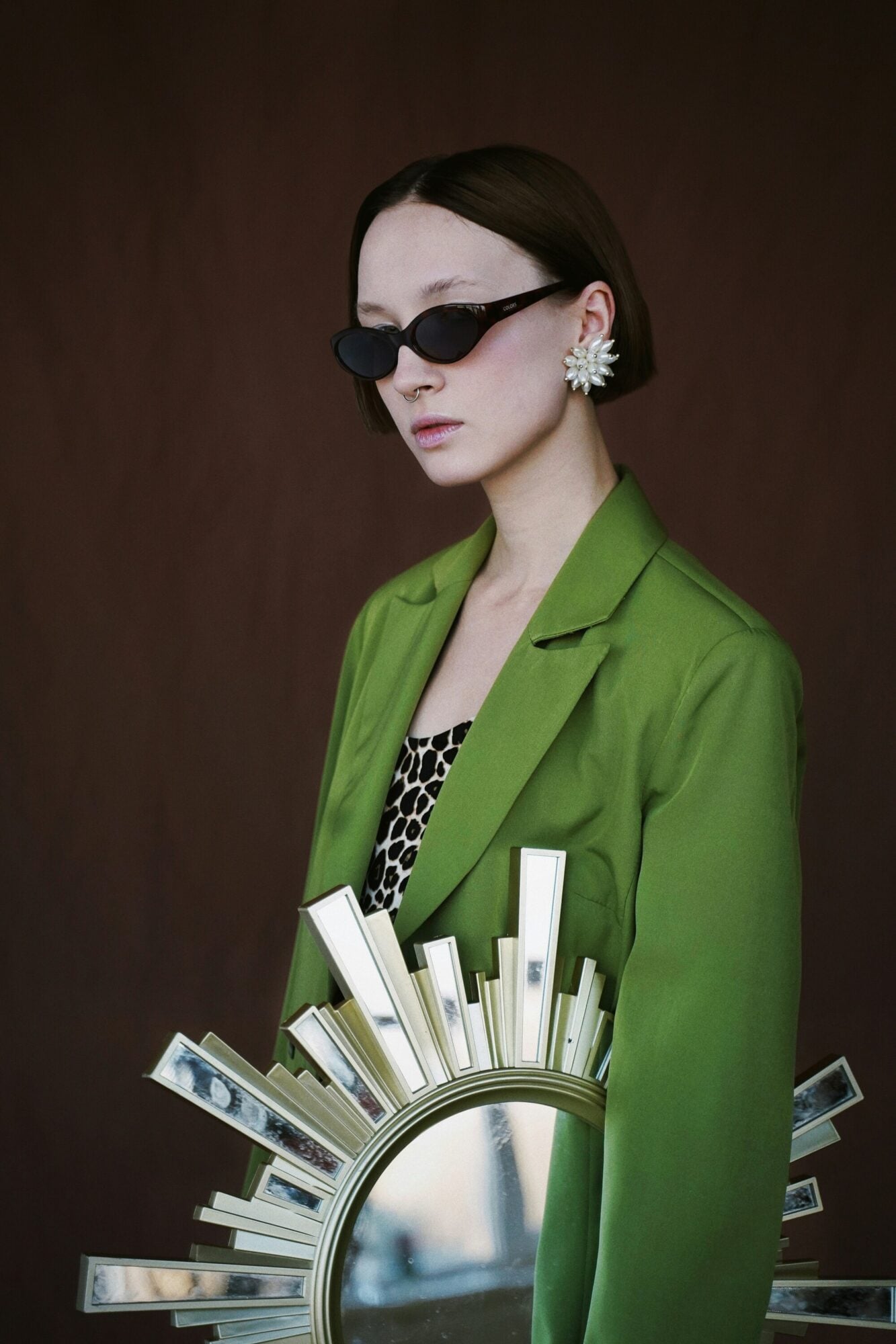 The sunglasses insiders wear 4 The iconic shapes that never really leave The sunglasses insiders wear Modalova