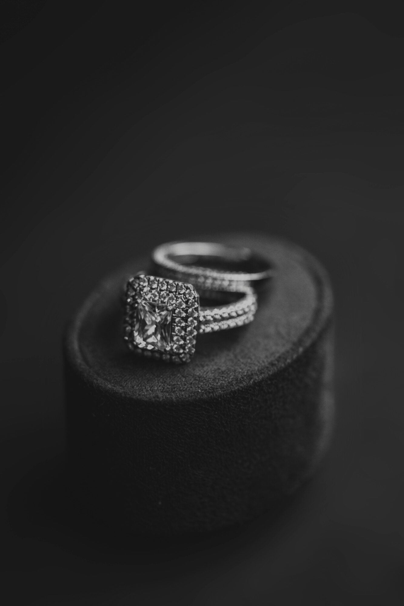 How the engagement ring became fashion’s most intimate statement 4 The return of vintage inspired romance How the engagement ring became fashions most intimate statement Modalova