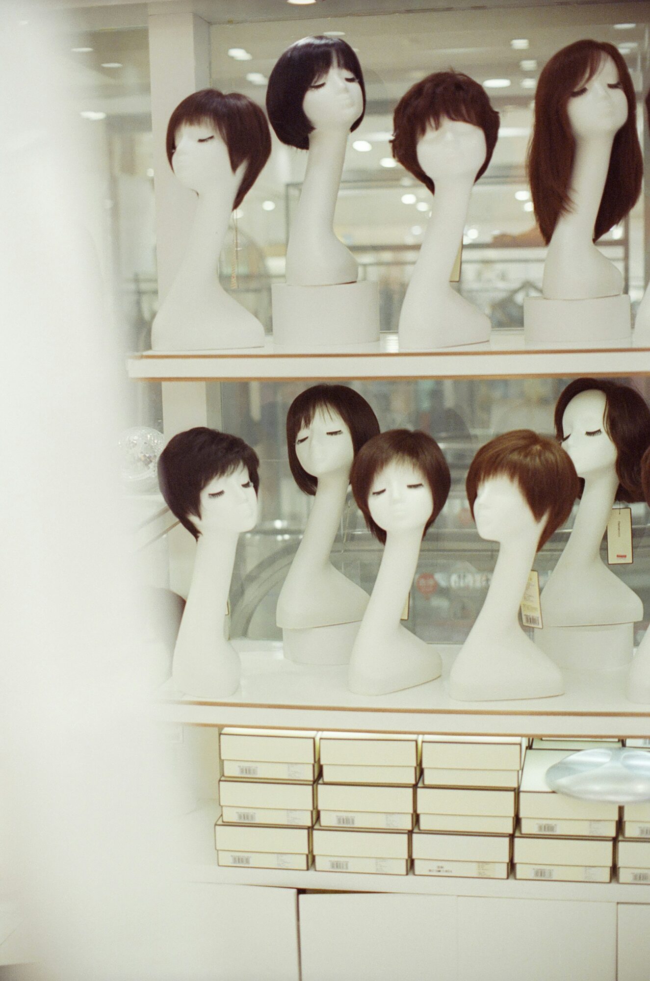 Why wigs have become part of the modern beauty routine V Part or Bob Wig The no commitment hair switch Modalova