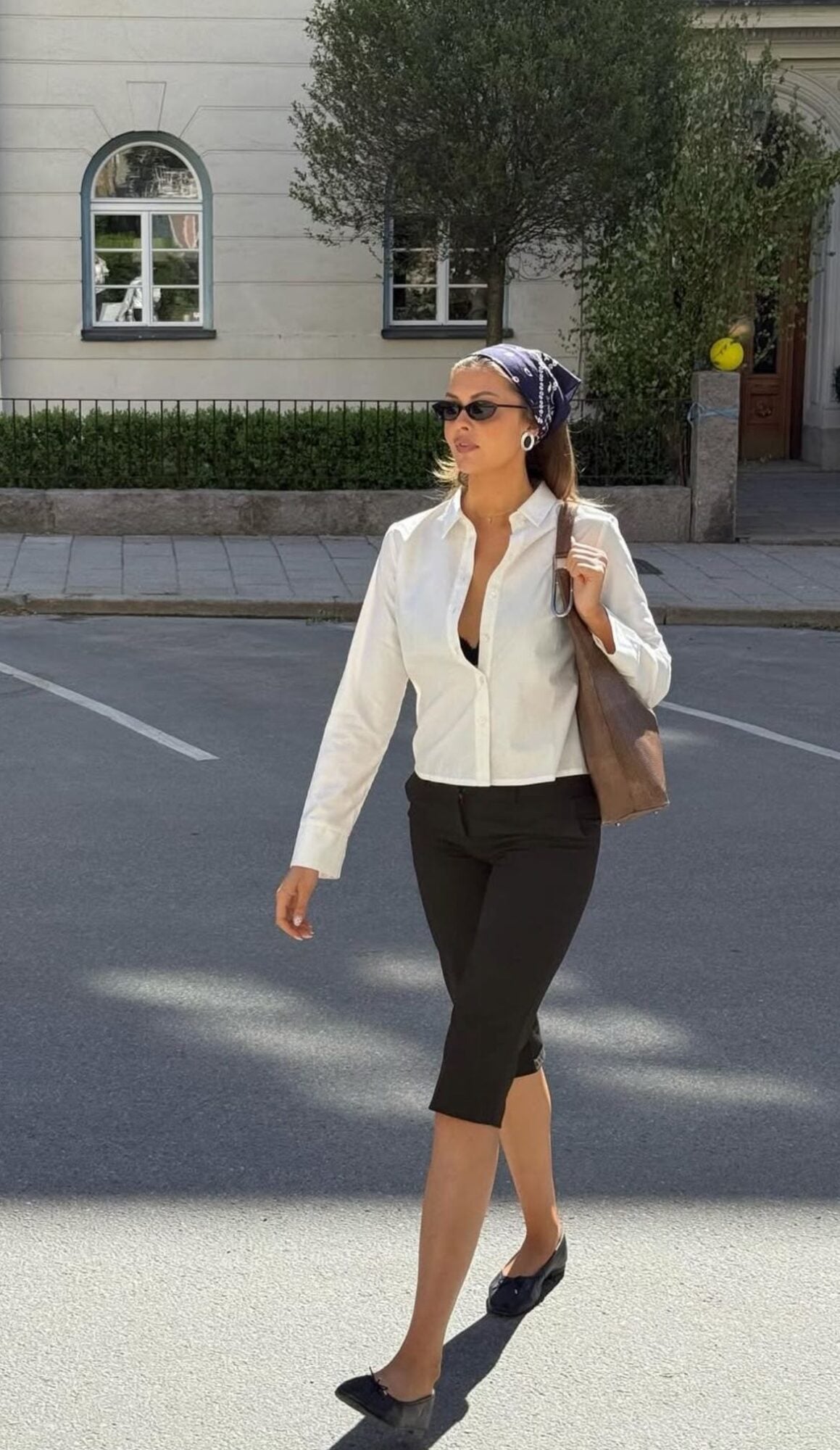 Women's capri pants look
