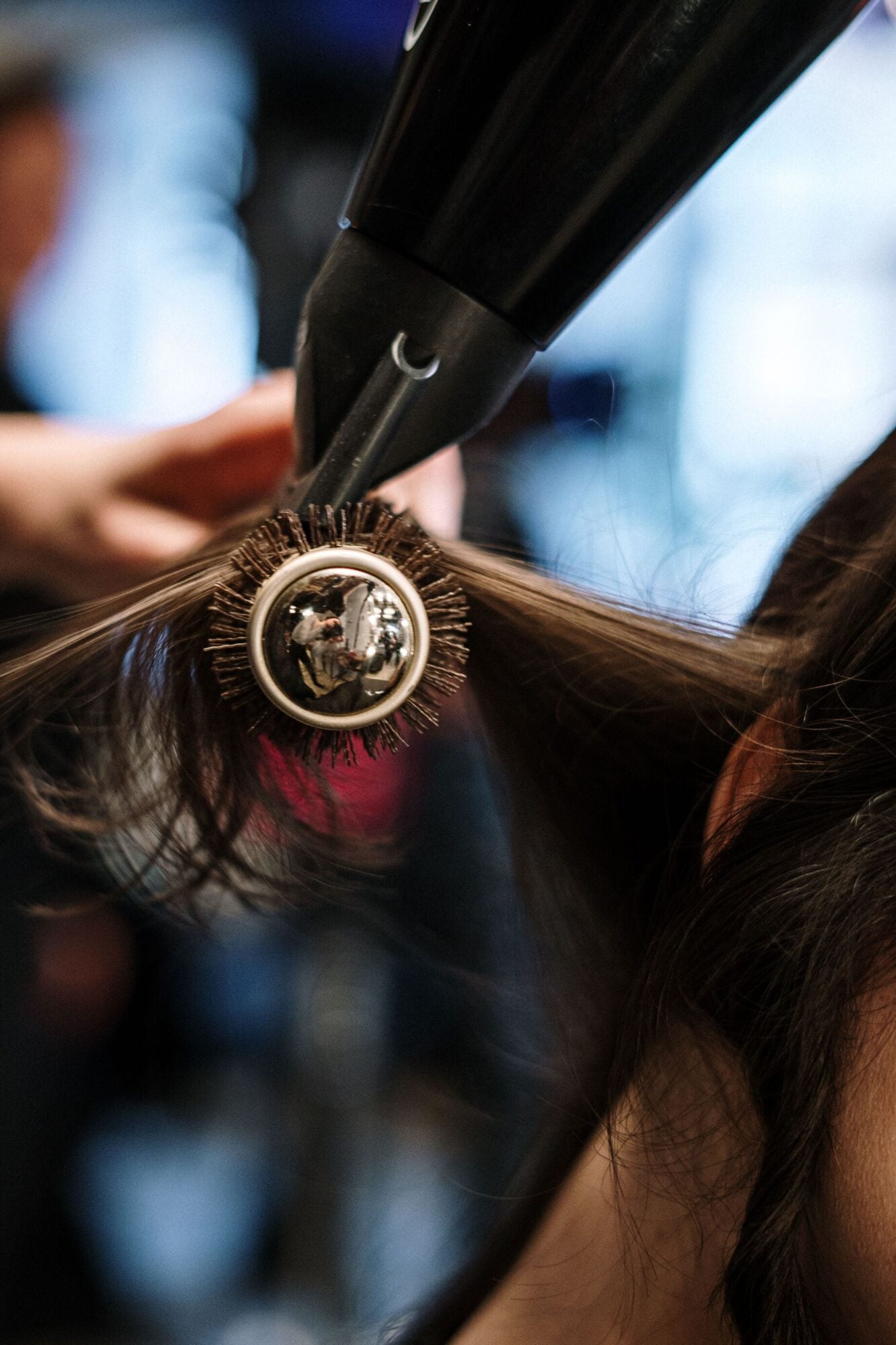 Why the salon blow-dry still feels untouchable 3 The tool behind the finish Why the salon blow dry still feels untouchable Modalova