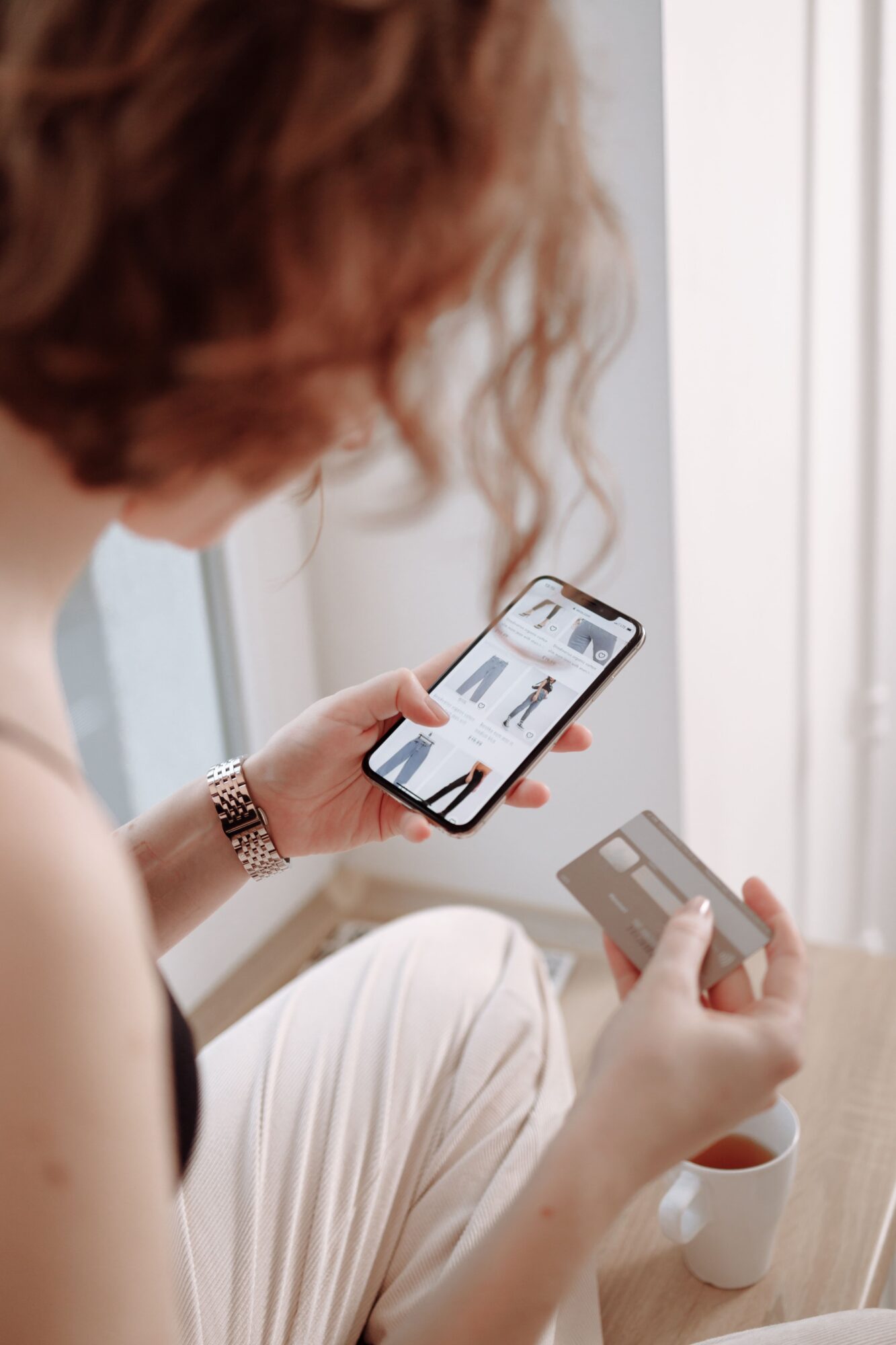 Online shopping: the safety habits insiders know 2 Why public Wi Fi deserves a second look Online shopping the safety habits insiders know Modalova