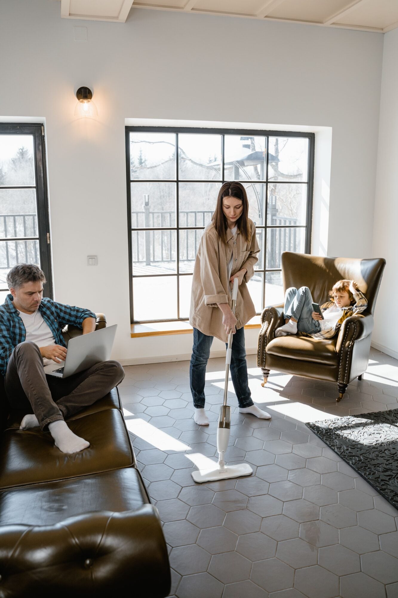 The secrets to a healthy home in every season 4 In winter stay alert to cold and moisture The secrets to a healthy home in every season Modalova