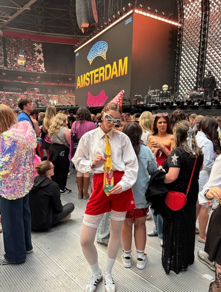 The concert outfit: more fashionable and trendy than ever 2 Concert outfit xomyHeri Together Together Tour Harry Styles