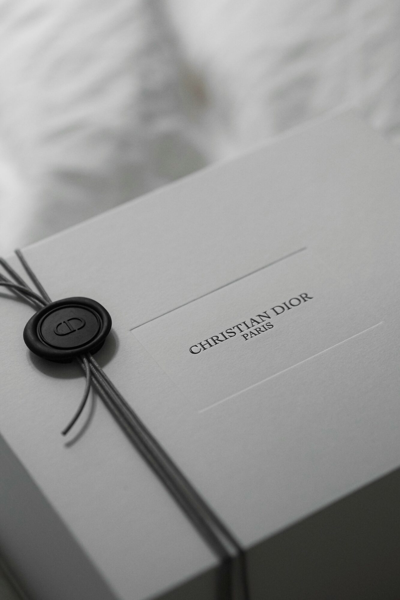 When Luxury Houses Reinvent the Gift Card 3 Le Printemps entre creation et patrimoine Quand les grandes maisons reinventent la carte cadeau Modalova