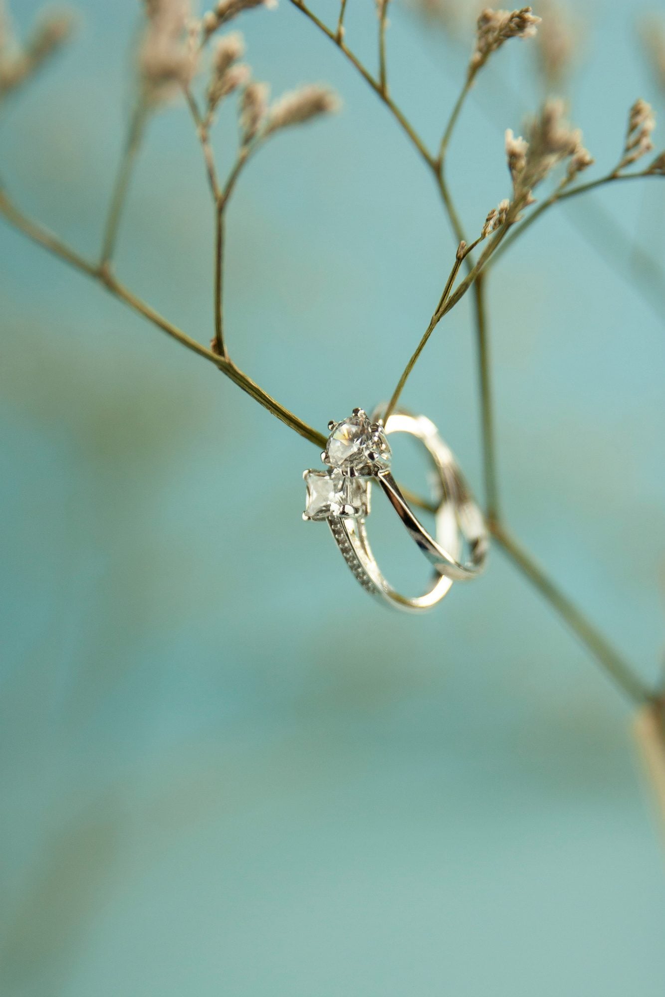 Buy or rent? A new approach to the engagement ring 5 Atlanta sets the scene Buy or rent A new approach to the engagement ring Modalova