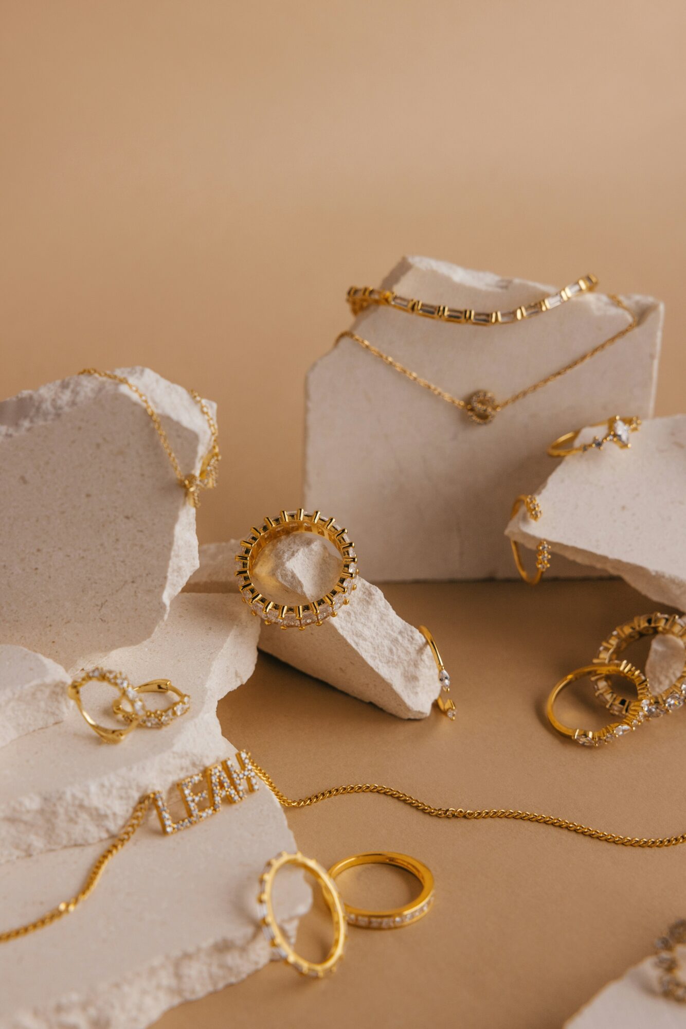 The custom jewelry edit for moms, brides grads 4 For brides a modern take on sentimental jewelry The custom jewelry edit for moms brides grads Modalova