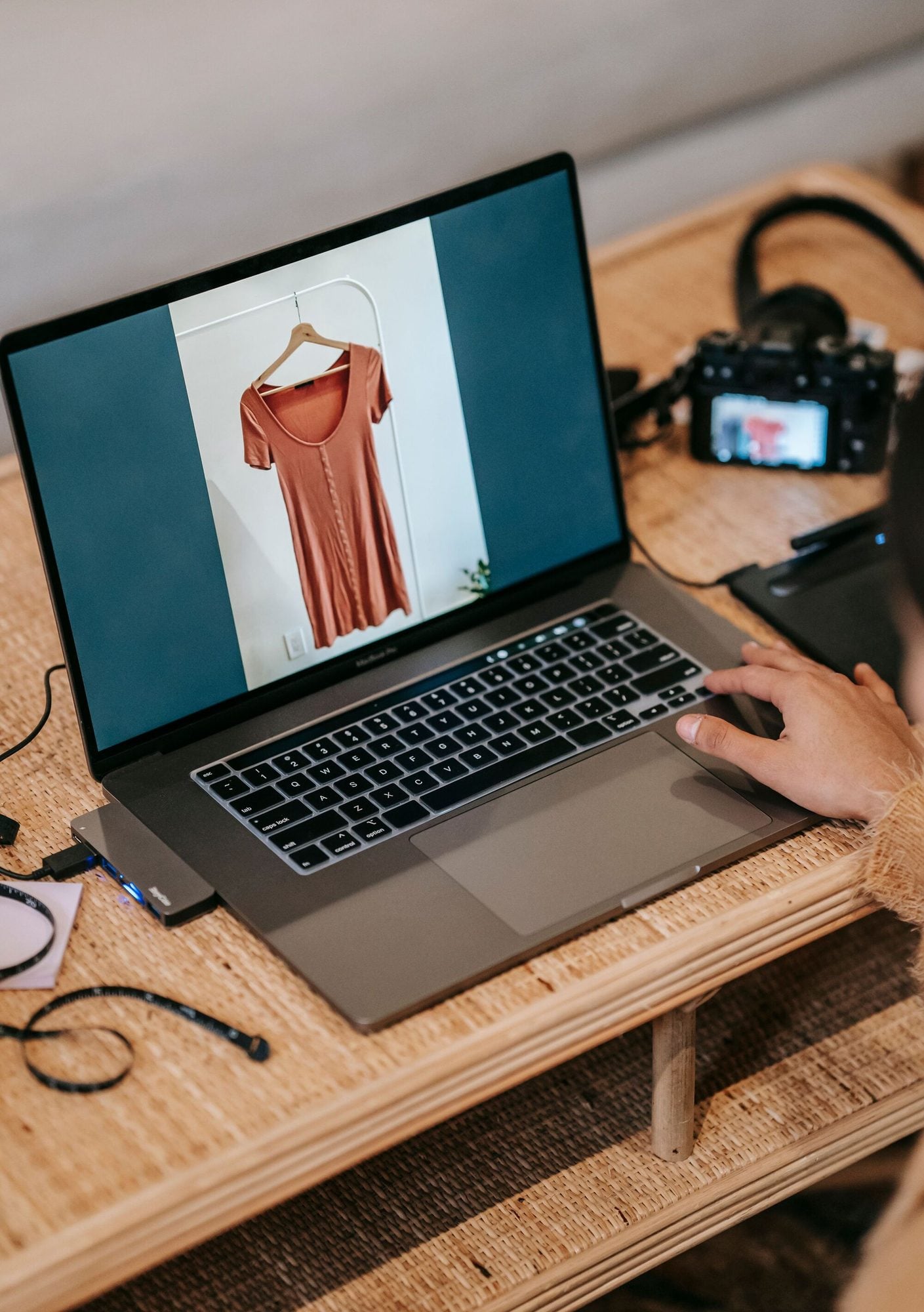 Dressing Digital: Apps to Rethink Your Wardrobe 2 Le dressing digital nouvel outil pour affiner son style Dressing digital les applications pour repenser sa garde robe Modalova 1