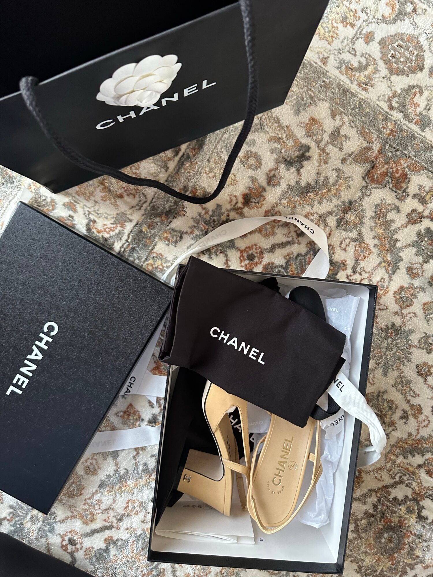 How fashion insiders move their most precious pieces 3 Packing a luxury wardrobe like an insider 1 How fashion insiders move their most precious pieces Modalova
