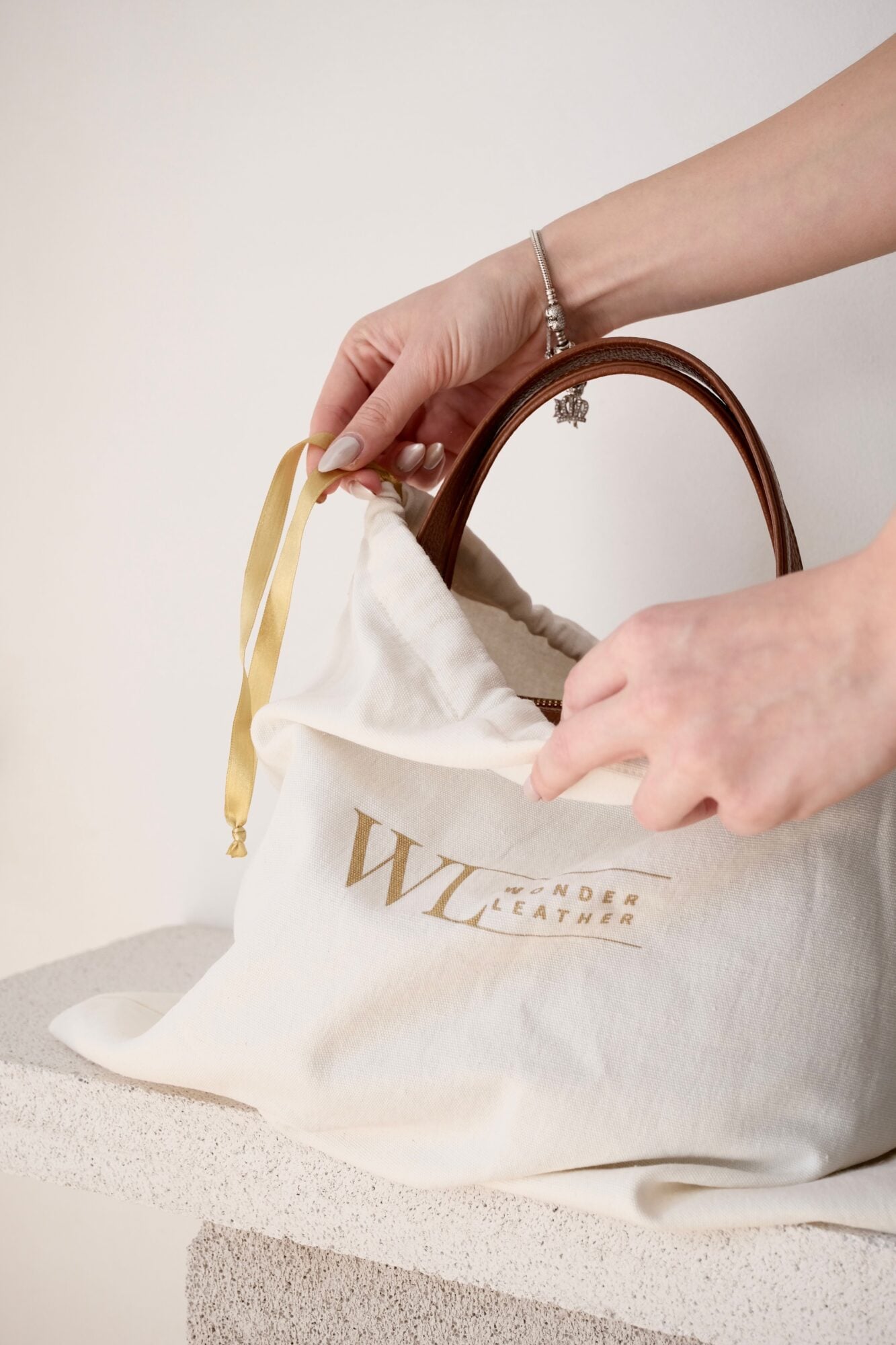 How fashion insiders move their most precious pieces 4 Packing a luxury wardrobe like an insider How fashion insiders move their most precious pieces Modalova
