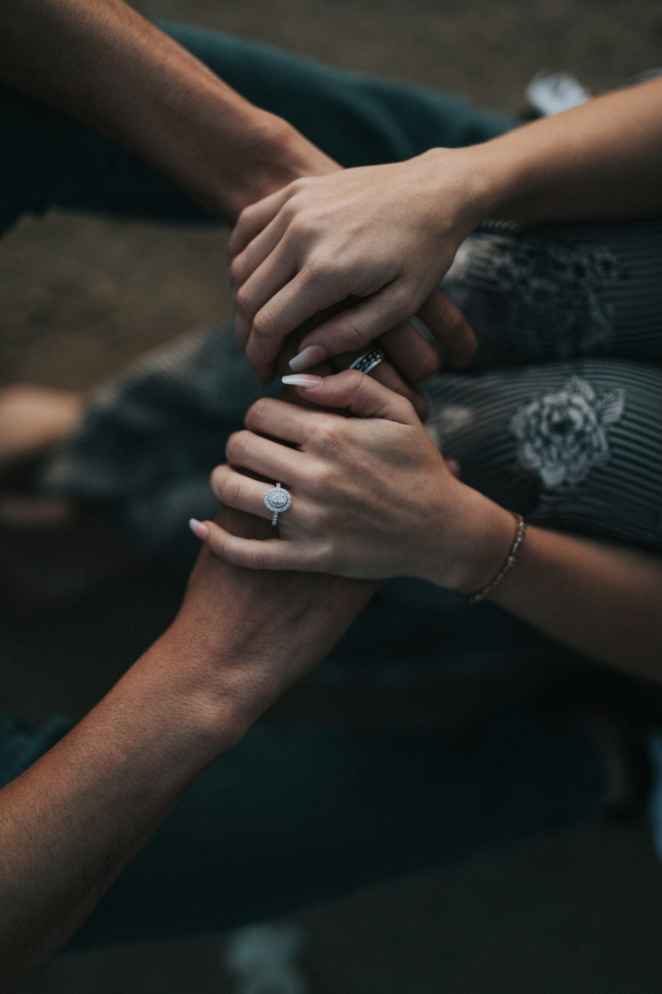 Buy or rent? A new approach to the engagement ring 4 Renting an engagement ring a new luxury ritual Buy or rent A new approach to the engagement ring Modalova