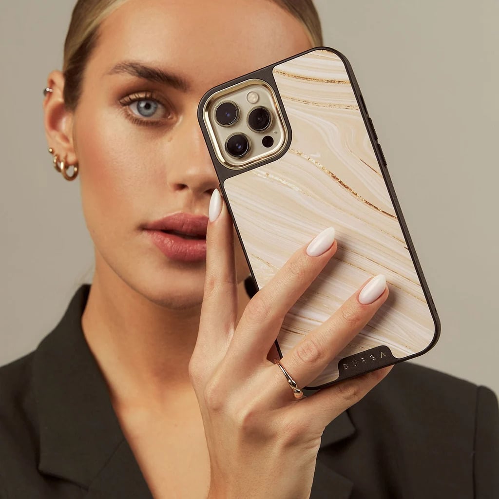 Quiet luxury to leopard: 8 iPhone cases of the moment 3 3. Full Glam beige and gold softened Quiet luxury to leopard 8 iPhone cases of the moment Modalova