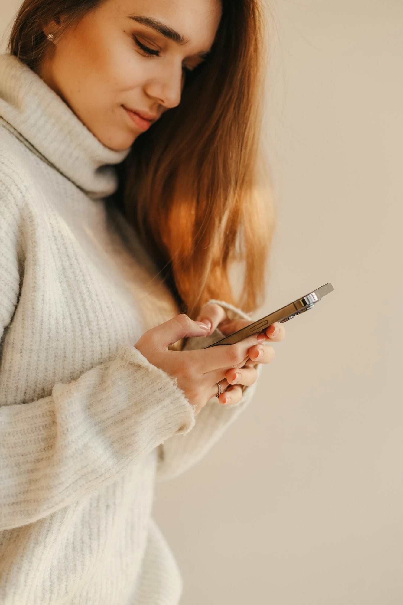 The beauty algorithm: who shapes our aesthetic ideals? 2 When the algorithm becomes the beauty editor The beauty algorithm who shapes our aesthetic ideals Modalova
